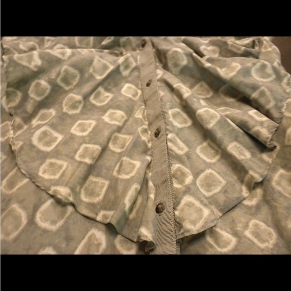 Banana Republic silk halter top - Picture 4 of 5